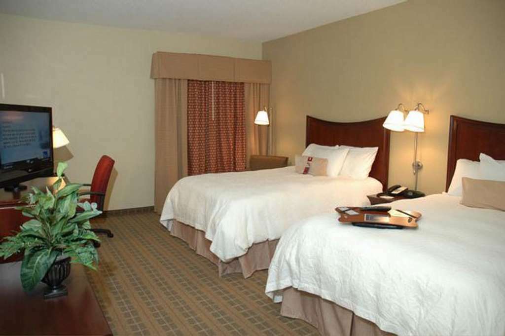 Hampton Inn Charlotte Monroe Δωμάτιο φωτογραφία