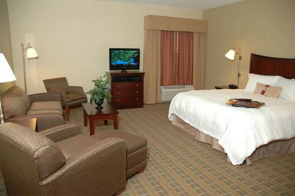 Hampton Inn Charlotte Monroe Δωμάτιο φωτογραφία